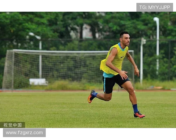 南京足球队在邀请赛中以51分稳居积分榜首位展现强劲实力